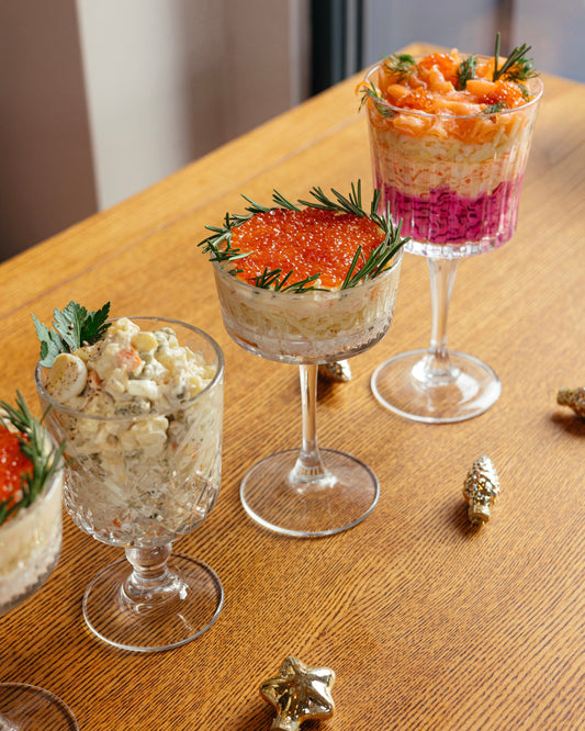 Фуршетне меню на Новий рік 2025: стильні та смачні ідеї закусок з доставкою по Харкову