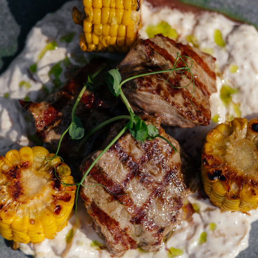 Медальони з телятини з вершкового-грибним соусом